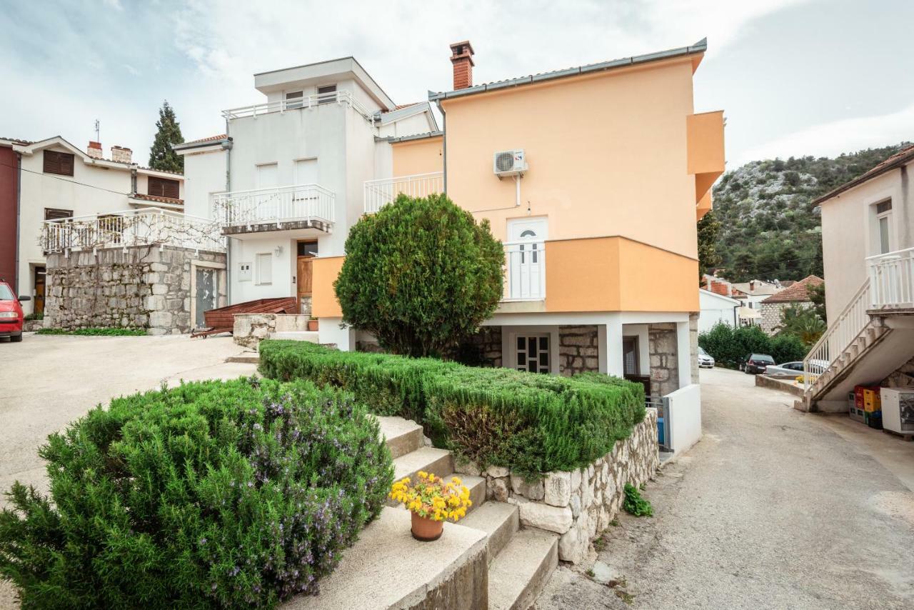 Apartmani Sršen Blace Exteriér fotografie